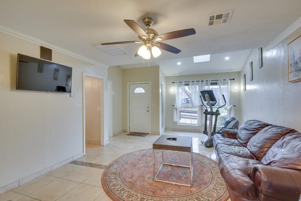 Cozy Oklahoma City Home w/ Deck & Gas Grill! House in Oklahoma City