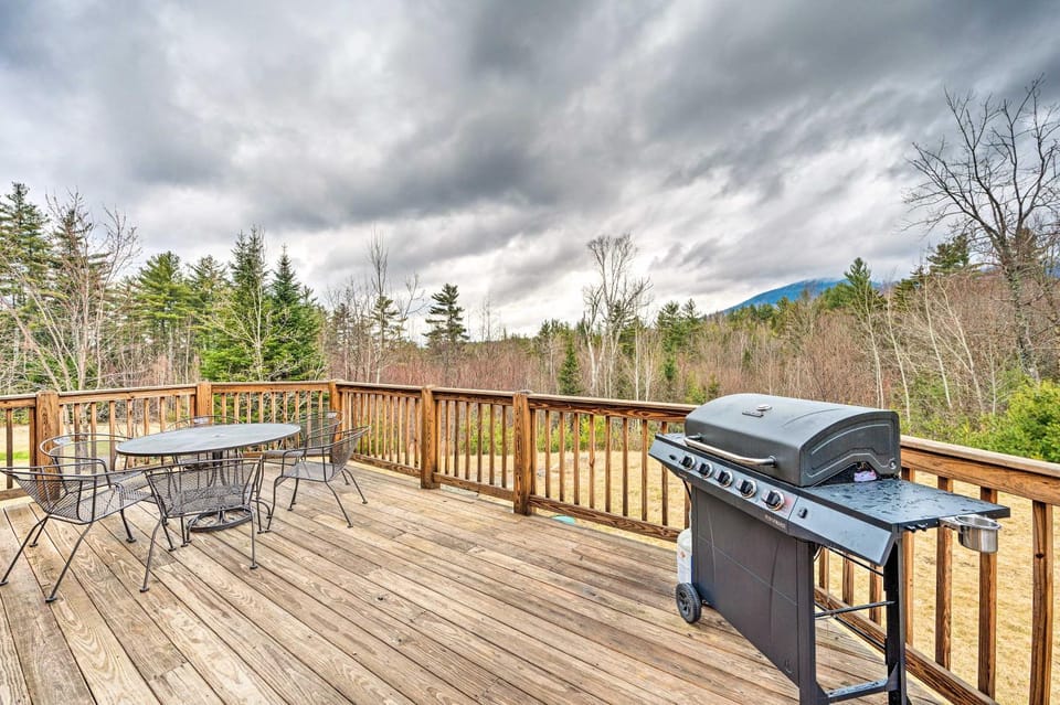 Deck, Grill & Views! Carroll Log Cabin Near Hiking Cabin in Whitefield
