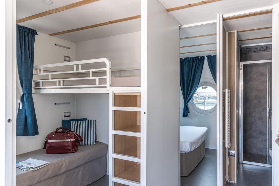 Bed, Photo of the whole room, Bedroom, bunk bed, wardrobe