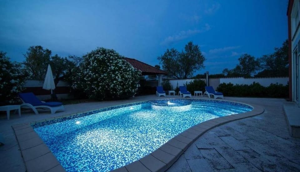 Night, Swimming pool