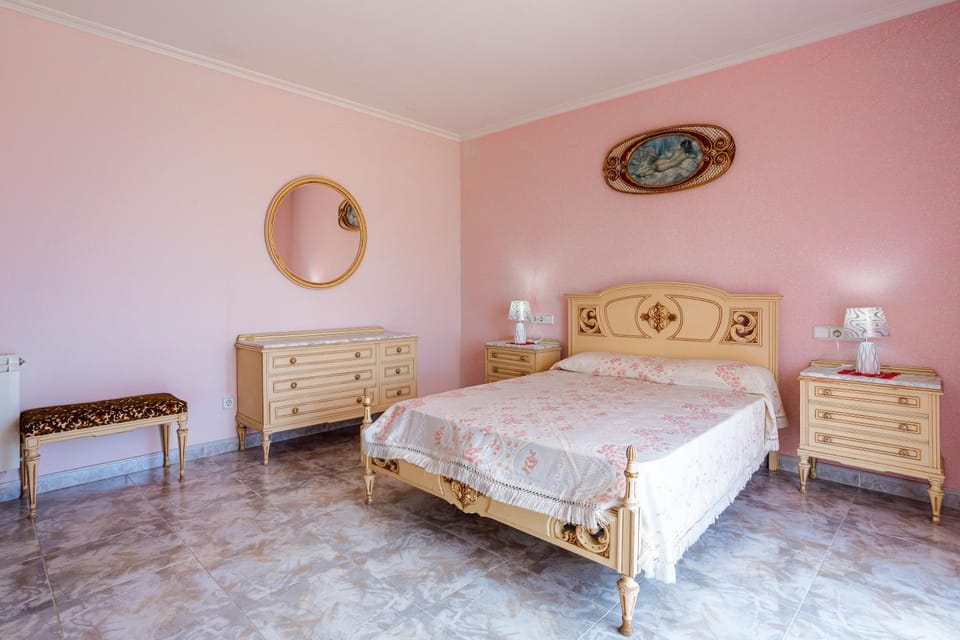 Living room, Bedroom