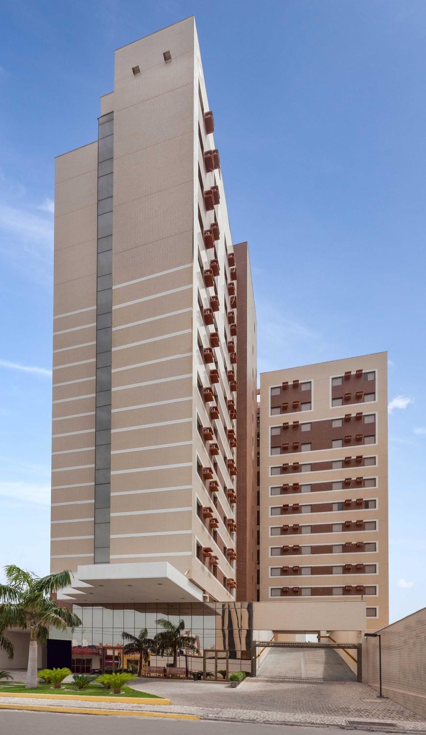 Facade/entrance, Bird's eye view