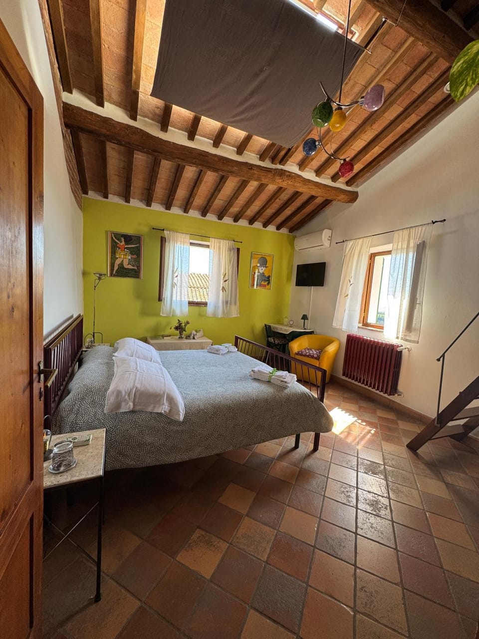 Bed, Photo of the whole room, Bedroom