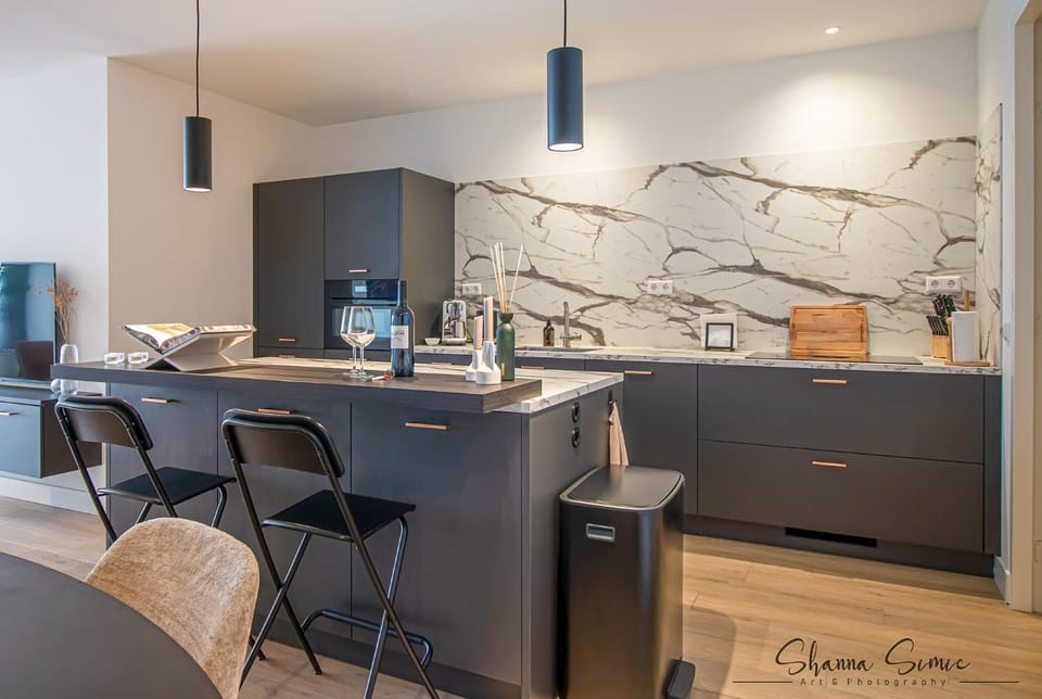 Kitchen or kitchenette, Dining area, minibar, kitchen