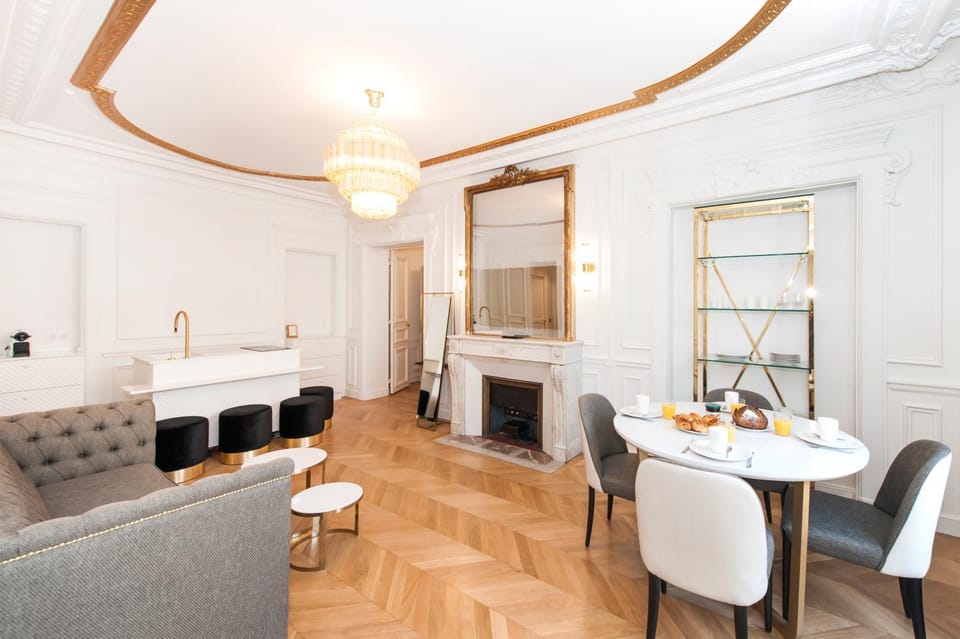 Living room, Dining area