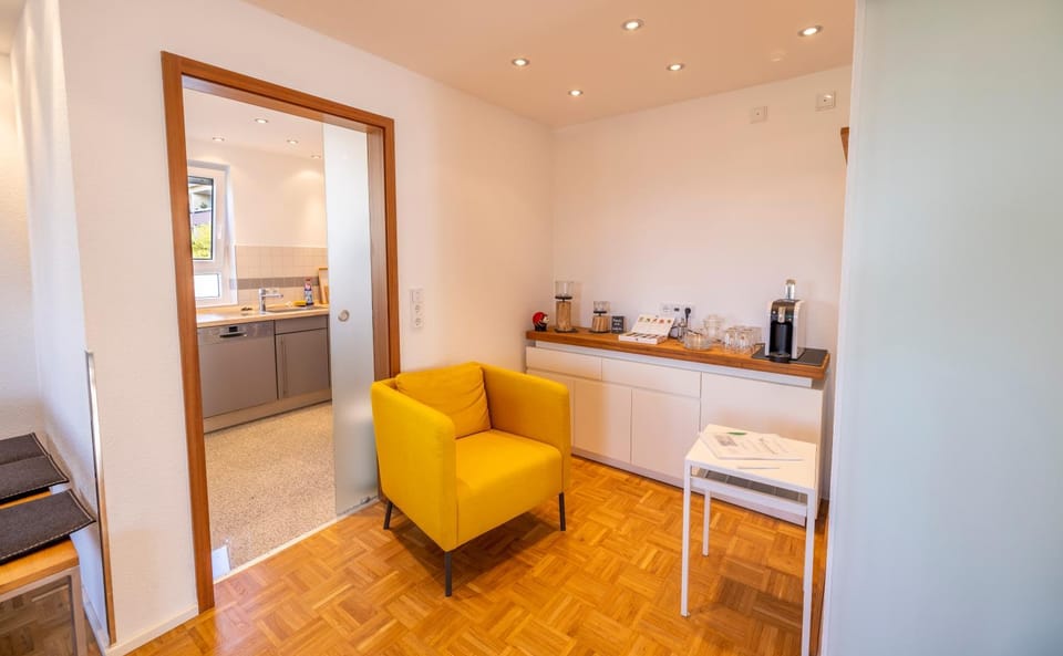 Kitchen or kitchenette, Living room, Seating area