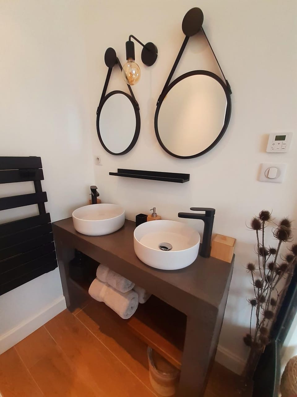 SOUS LE TILLEUL à RUOMS Bed and Breakfast in Provence-Alpes-Côte d'Azur