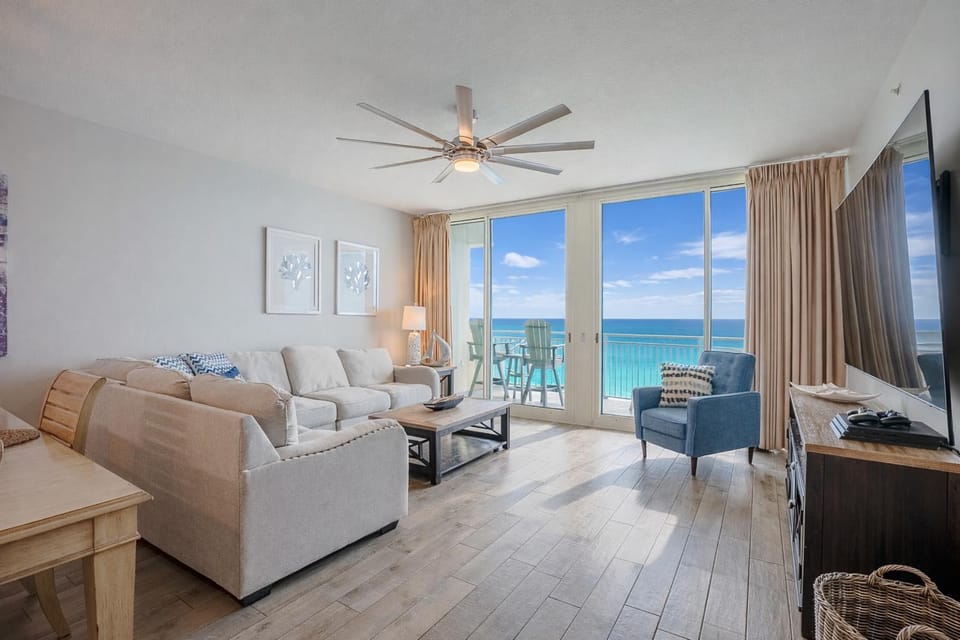 Living room, Beach