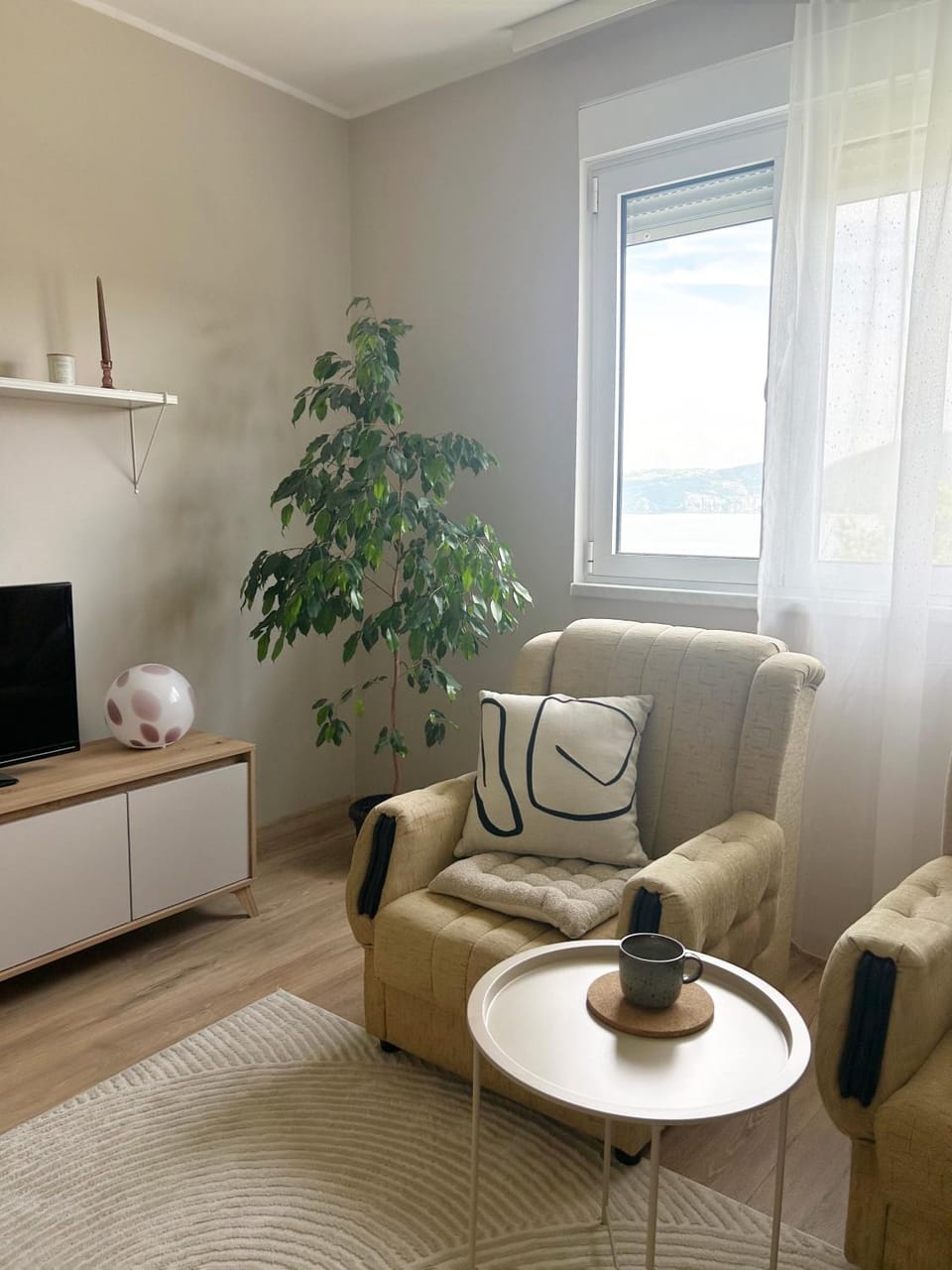 TV and multimedia, Living room, Seating area