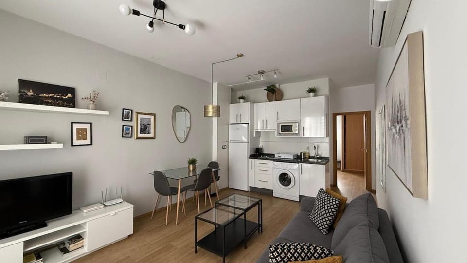 Quiet Apartment in the Heart of Malaga POOL & FREE PARKING Apartment in Malaga