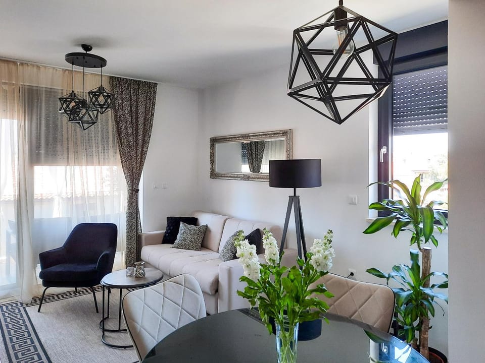 Enjoy Pula - new apt with terrace and FREE parking garage Apartment in Pula
