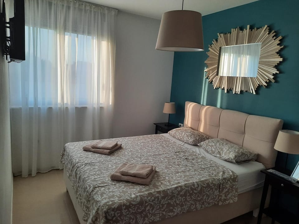 Enjoy Pula - new apt with terrace and FREE parking garage Apartment in Pula