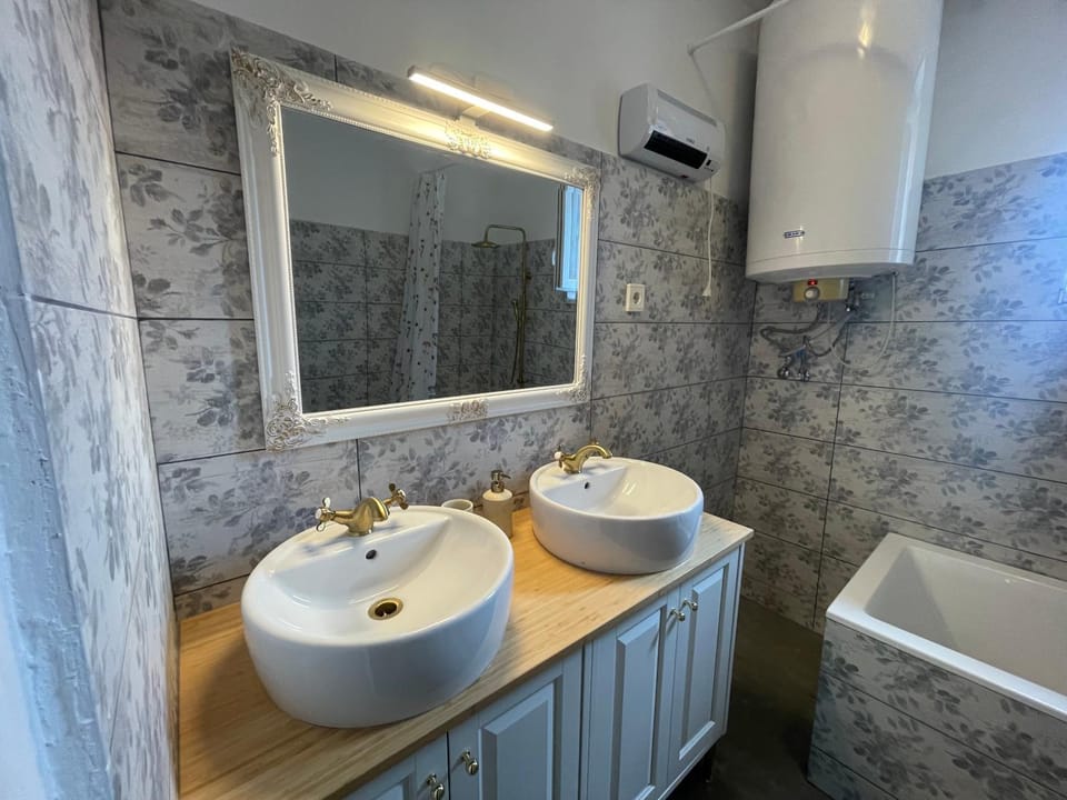 Francia Ház Apartment in Balatonszárszó