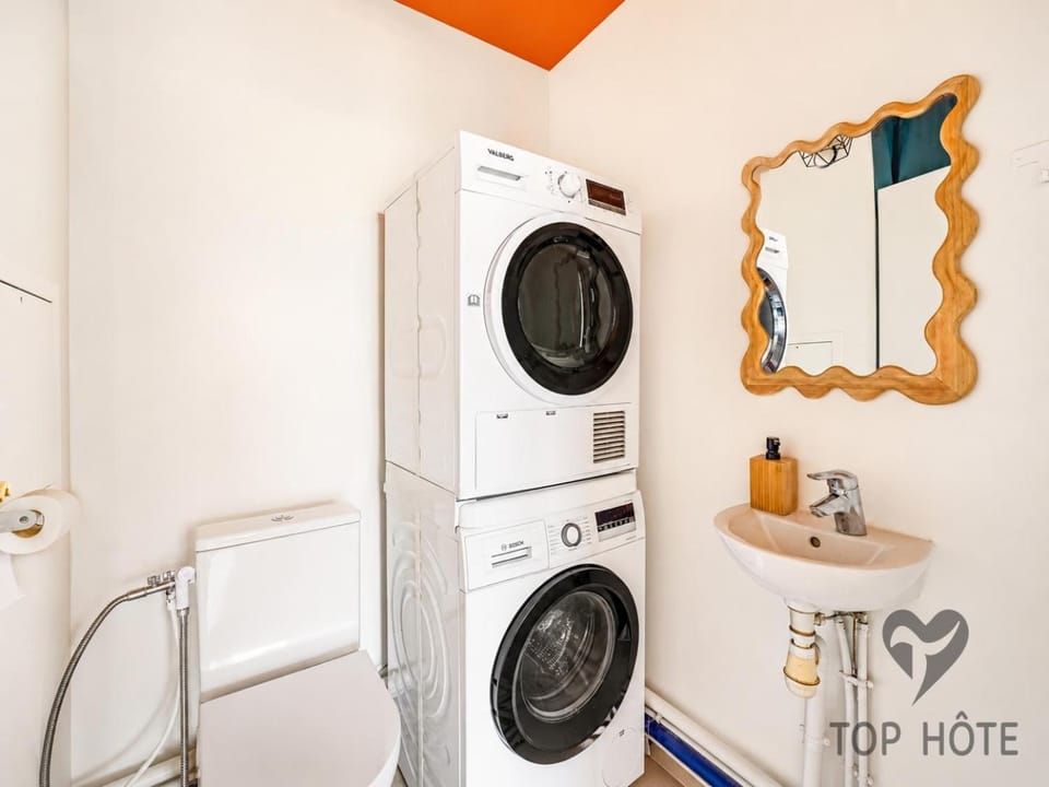 Toilet, laundry