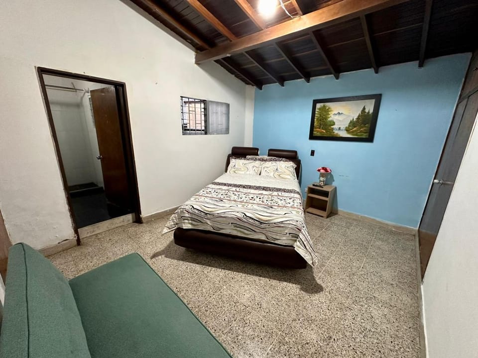 TV and multimedia, Photo of the whole room, Bedroom