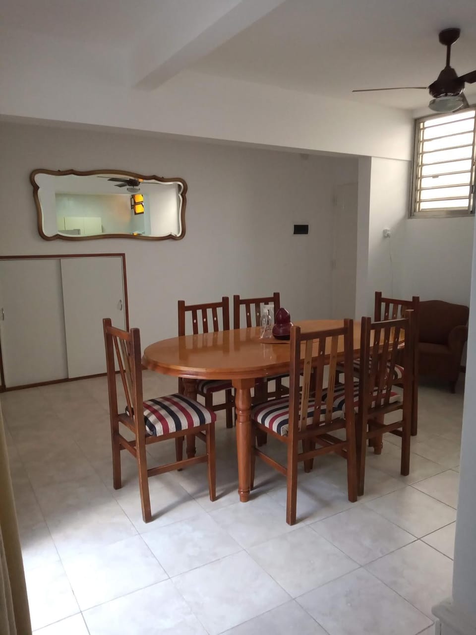 Seating area, Dining area, heating, internet
