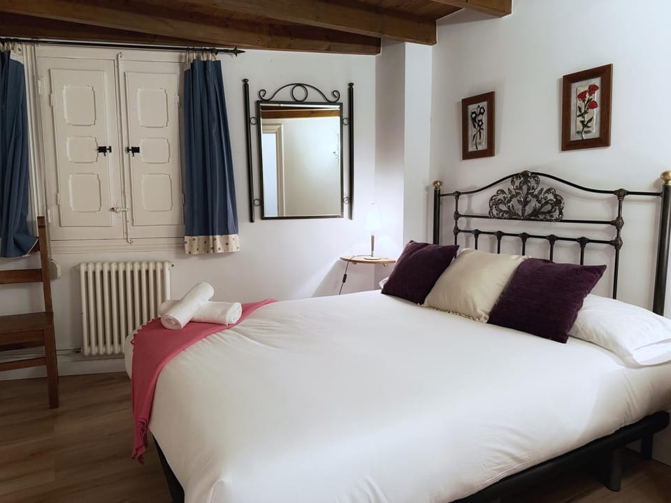 Vivienda turistica con encanto centrico, wifi y patio Apartment in Bilbao