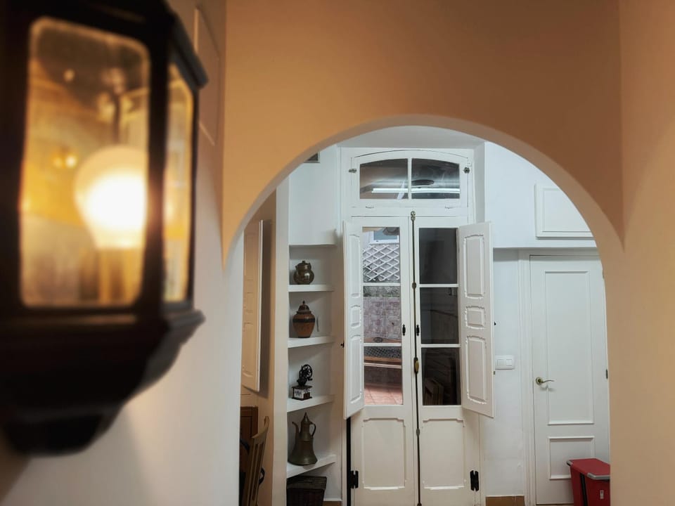 Vivienda turistica con encanto centrico, wifi y patio Apartment in Bilbao