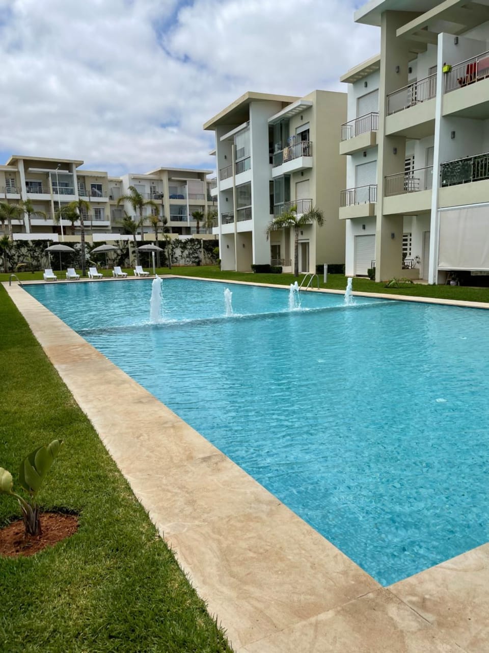 Bel appartement pied sur mer vue imprenable sur piscine et jardins Apartment in Casablanca-Settat