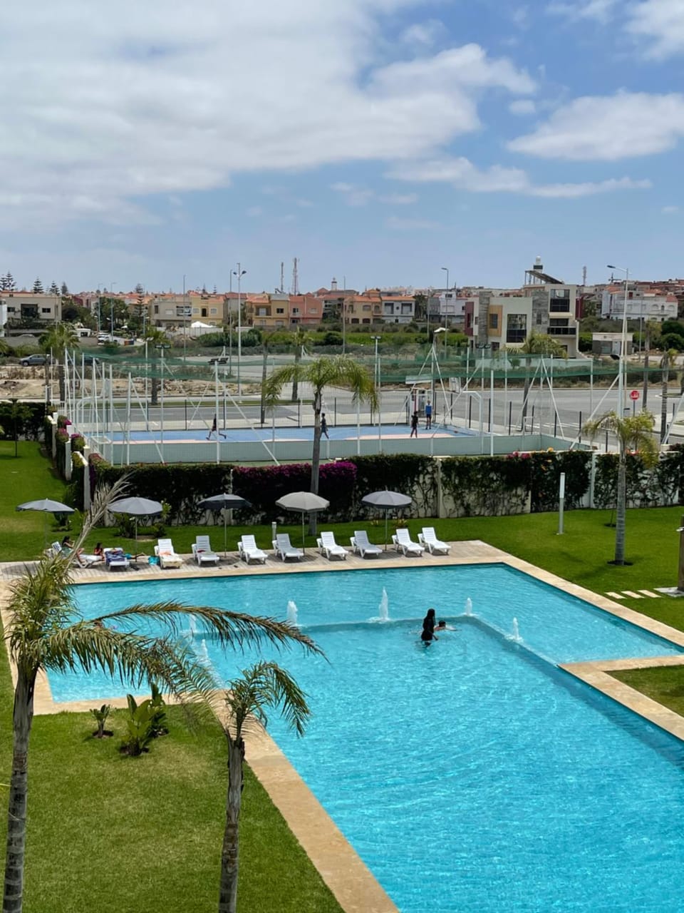 Bel appartement pied sur mer vue imprenable sur piscine et jardins Apartment in Casablanca-Settat