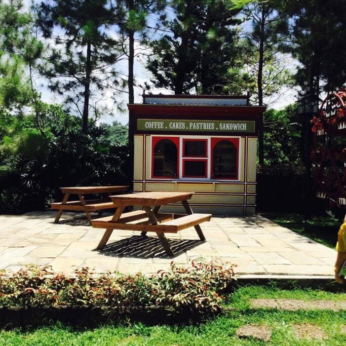 Crosswinds Family Suite Apartment hotel in Tagaytay