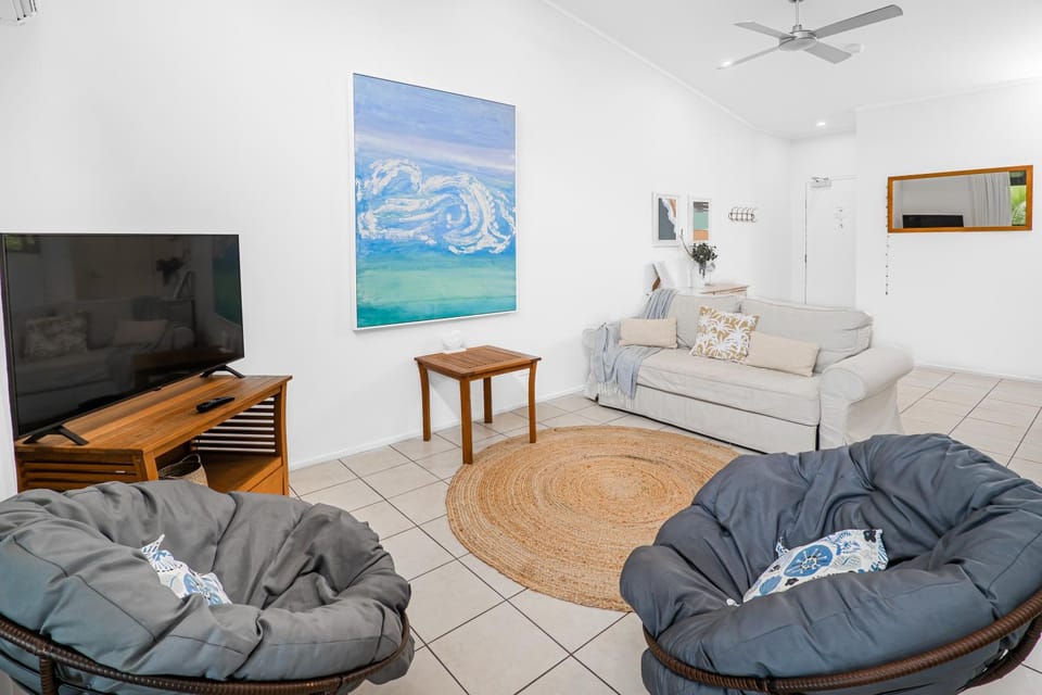 TV and multimedia, Living room, fireplace