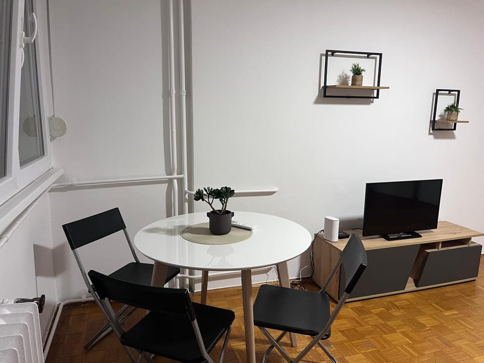 TV and multimedia, Dining area