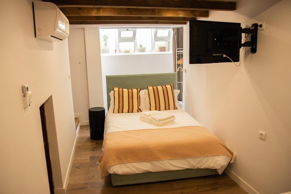 TV and multimedia, Photo of the whole room