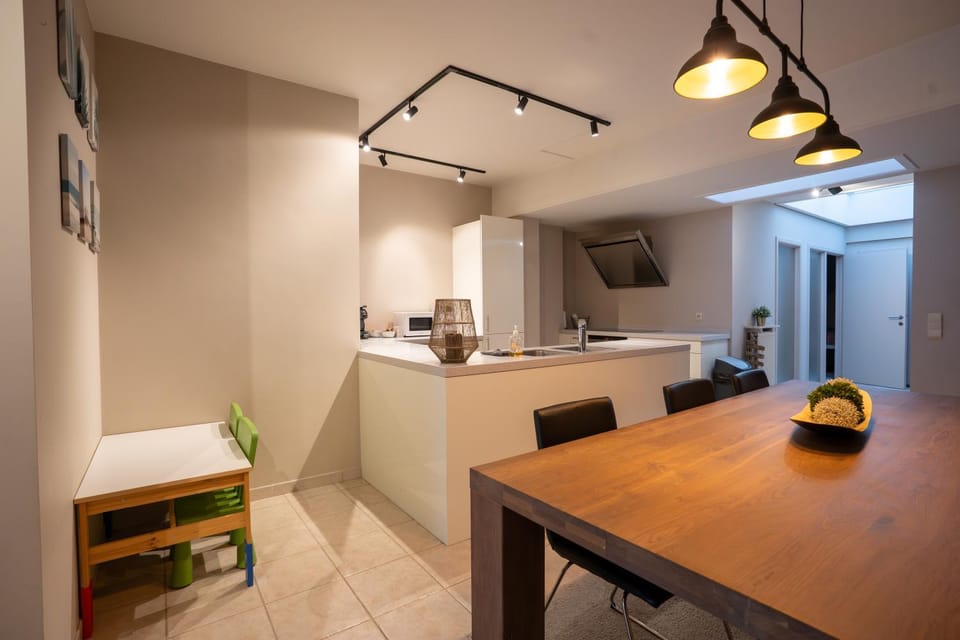TV and multimedia, Living room, Seating area, internet, internet