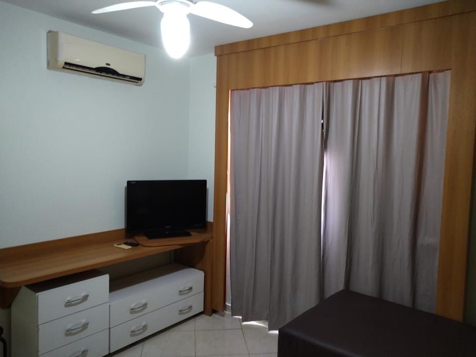 1406 AP 2 Quartos Shopping, Banheira de Hidromassagem no banheiro, COOLER liberado no parque aquático, internet no ap, proximo ao shopping singapura Apartment in State of Goiás