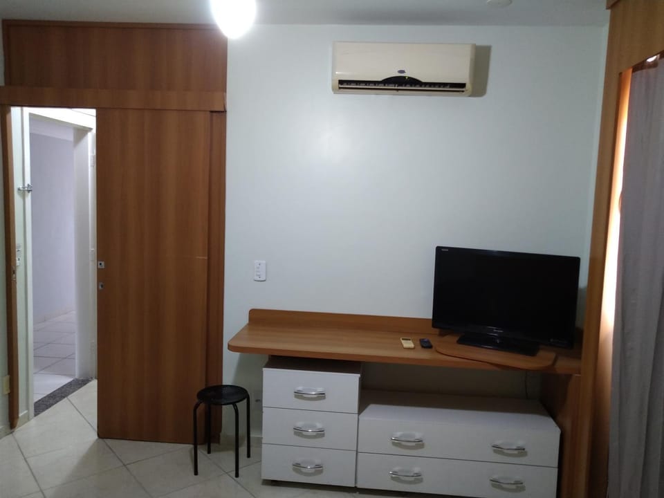 1406 AP 2 Quartos Shopping, Banheira de Hidromassagem no banheiro, COOLER liberado no parque aquático, internet no ap, proximo ao shopping singapura Apartment in State of Goiás