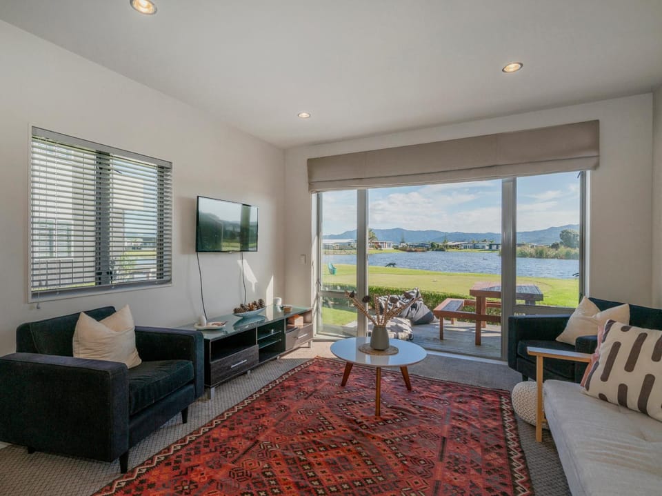Sunset Retreat - Matarangi Holiday Home House in Auckland Region