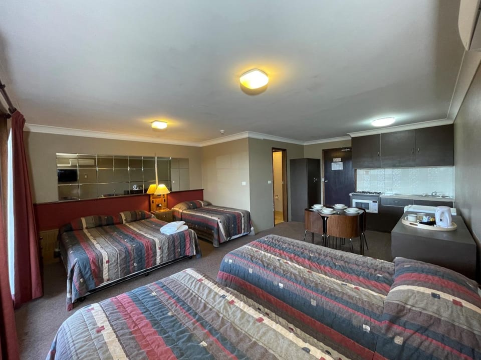 Southern Cross Motor Inn Motel in Berridale