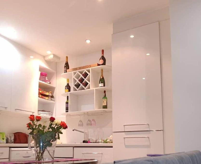 Kitchen or kitchenette, Communal kitchen
