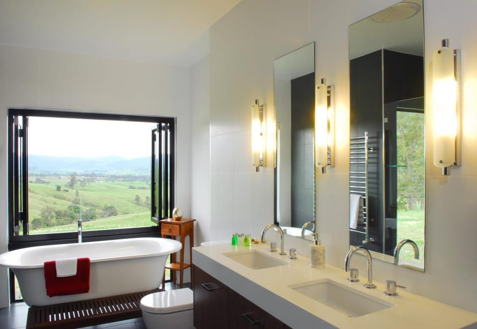 Bathroom, Garden view, Mountain view