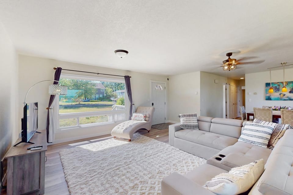 Keyport Abode House in Hood Canal