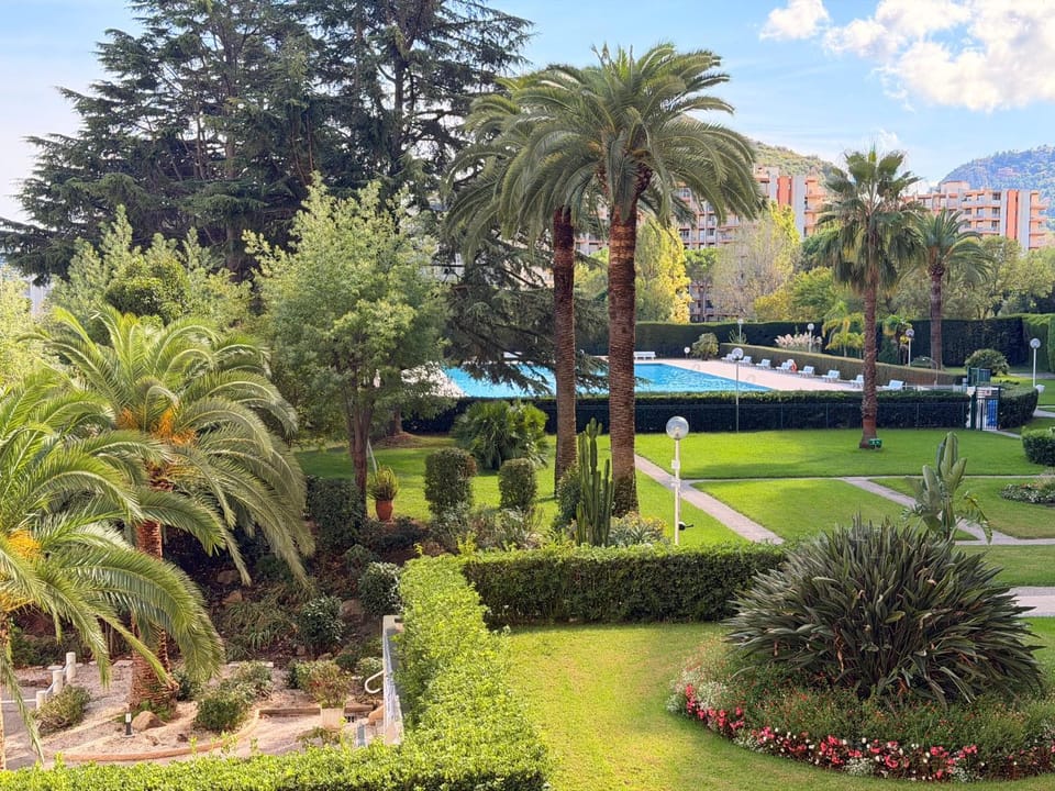 My Resid Appart Cannes Marina vue Piscine Apartment in Mandelieu-La Napoule