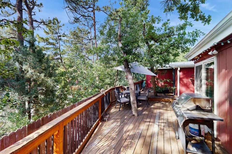 Lazy Bear Retreat House in Colorado Springs
