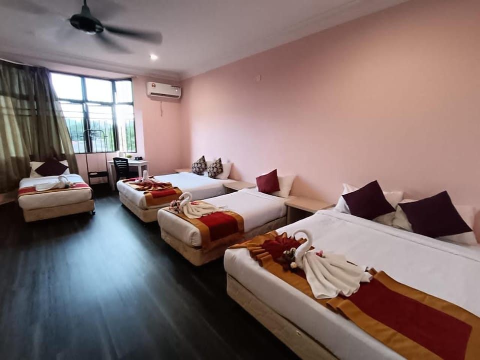 Bedroom, fireplace, towels, air conditioner
