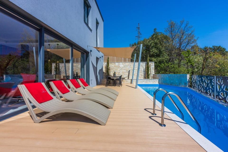 Property building, Swimming pool