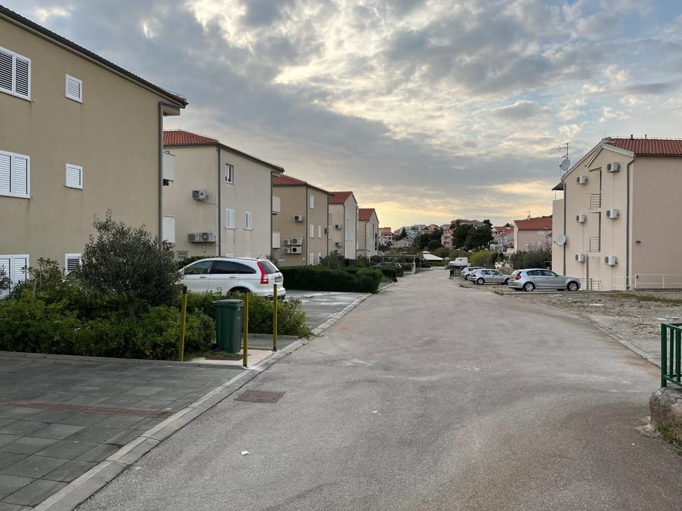 Property building, Neighbourhood, Street view