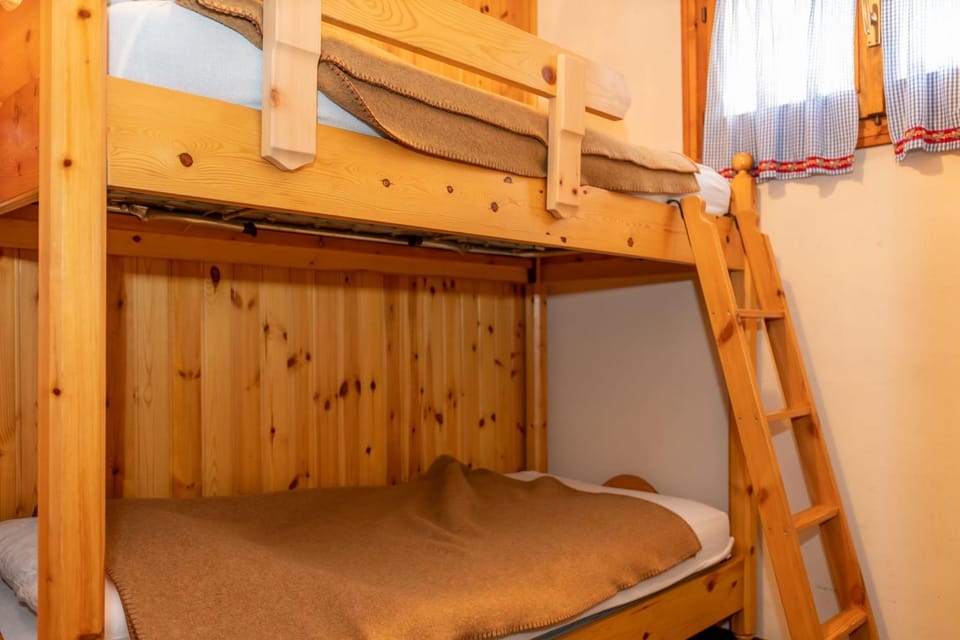 bunk bed