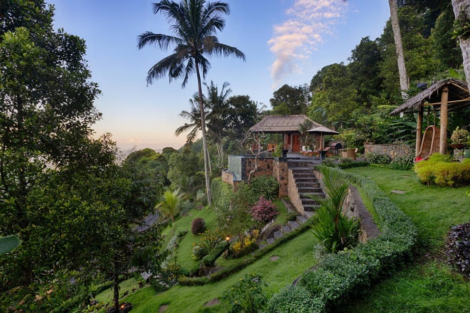 Property building, Restaurant/places to eat, Neighbourhood, Garden, Swimming pool, Breakfast, Sunrise, Sunset