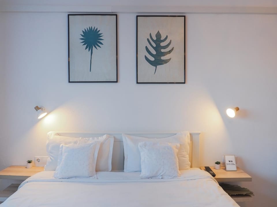 Bed, Decorative detail, Bedroom