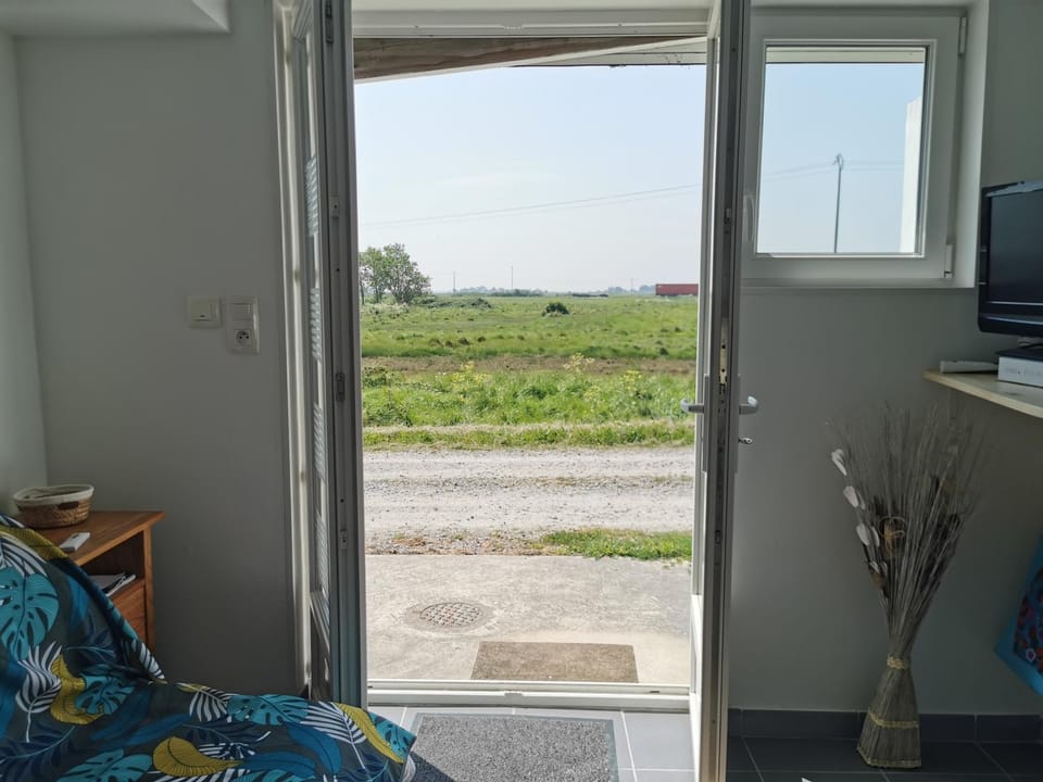 Studio indépendant à BOURGNEUF-EN-RETZ vue sur les Marais à 5 mn des plages Apartment in Pays de la Loire