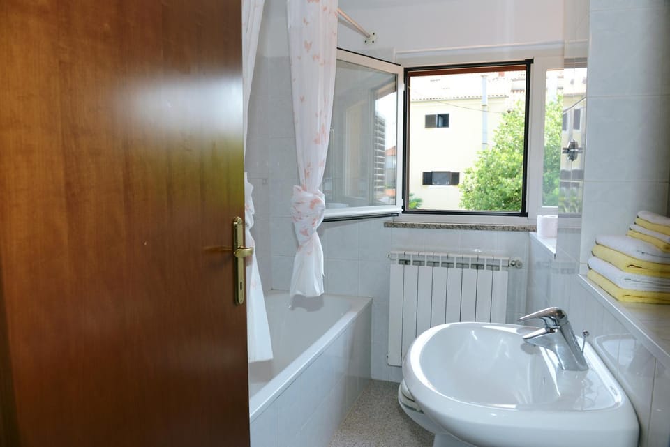 Bathroom, bidet