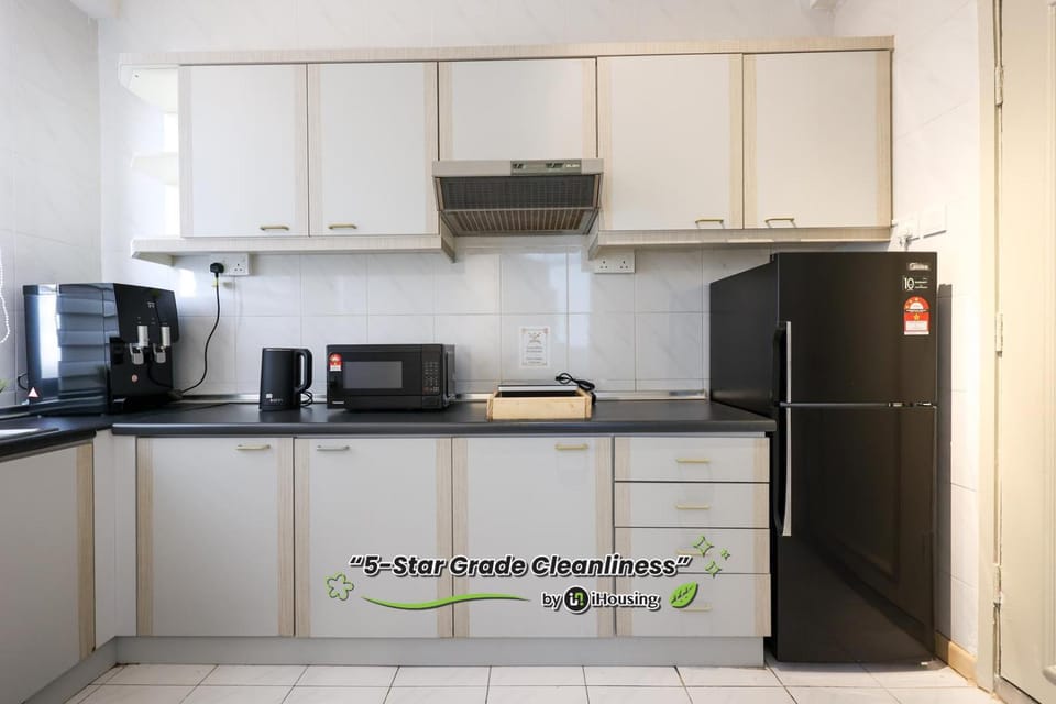 Kitchen or kitchenette, oven, stove