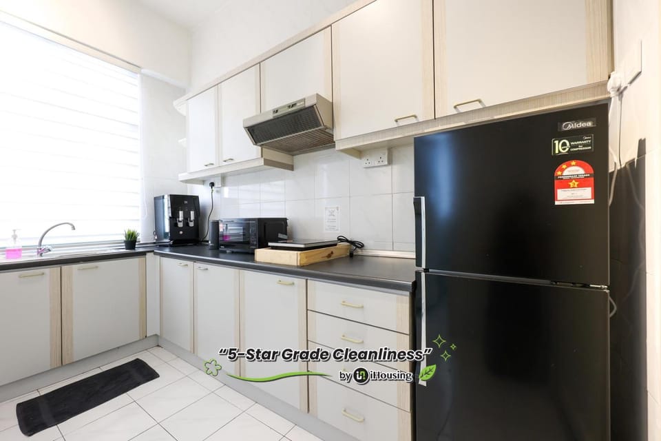 Kitchen or kitchenette, oven, stove