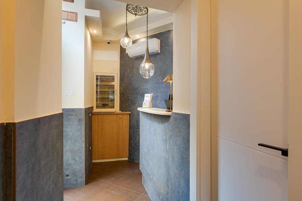 Lobby or reception, hair dresser, Internal: Not applicable to any particular room