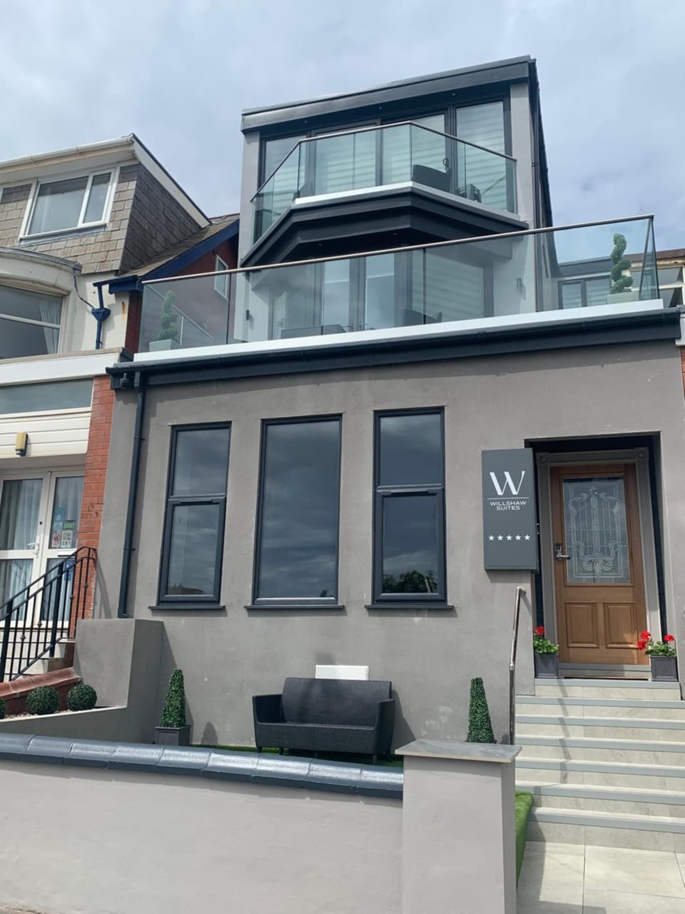 Property building, Facade/entrance, Property logo or sign